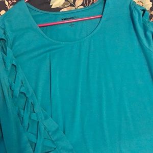 Quarter length turquoise shirt only wore once